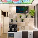 בית הארחה Bramble Luxury *