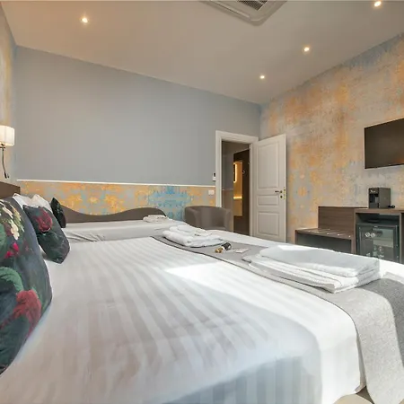 Bramble Luxury Roma