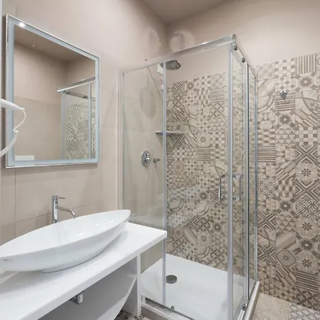 Bramble Luxury * Rome